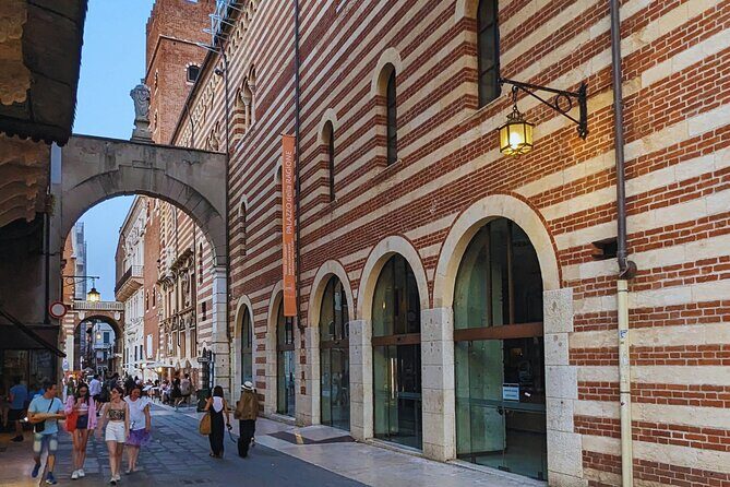 Dante in Verona: From Inferno to Paradise - Porta Leoni to Juliet’s House: Streets That Explain the Poetry