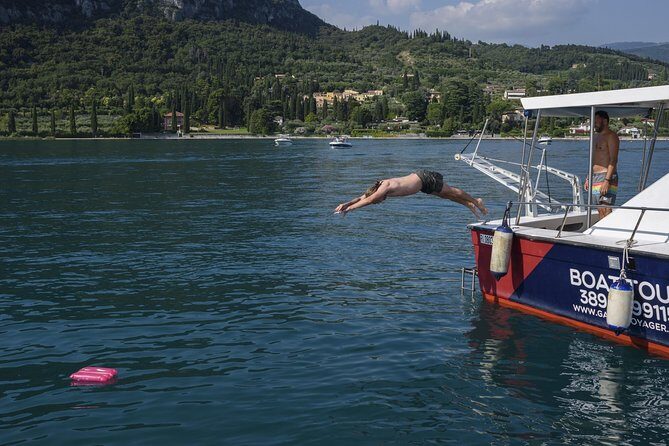 From Peschiera: Southern Lake Garda cruise with lunch - Seeing Jamaica Beach and the Catullus Caves Without Changing Plans