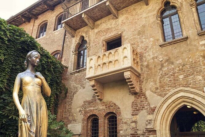 Tour to discover the Unique History of Verona, the City of Art - Scaligero Bridge and the Roman-to-Medieval Visual Line