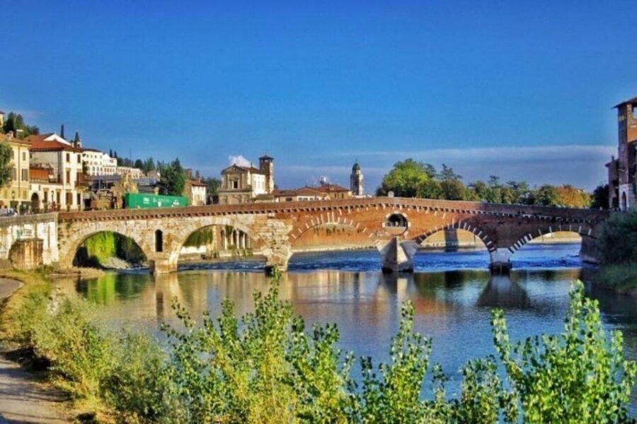 Verona: Highlights and Hidden Gems Walking Tour - Why a 2-Hour Verona Walk Makes Sense