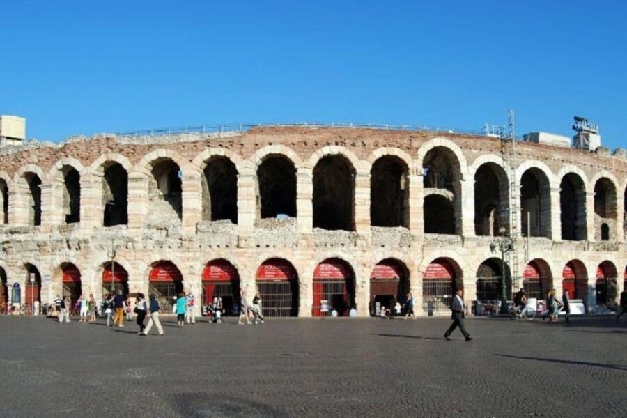 Verona: Highlights and Hidden Gems Walking Tour - Basilica di Santa Anastasia: Big Church Energy, In the Middle of Town