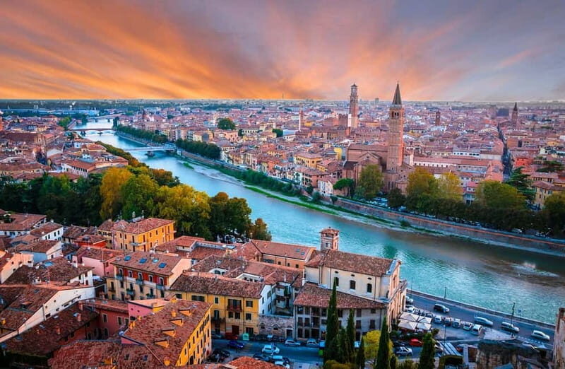 Verona: Romeo and Juliet Guided Walking Tour - Casa di Romeo: where the tour keeps the romance in focus